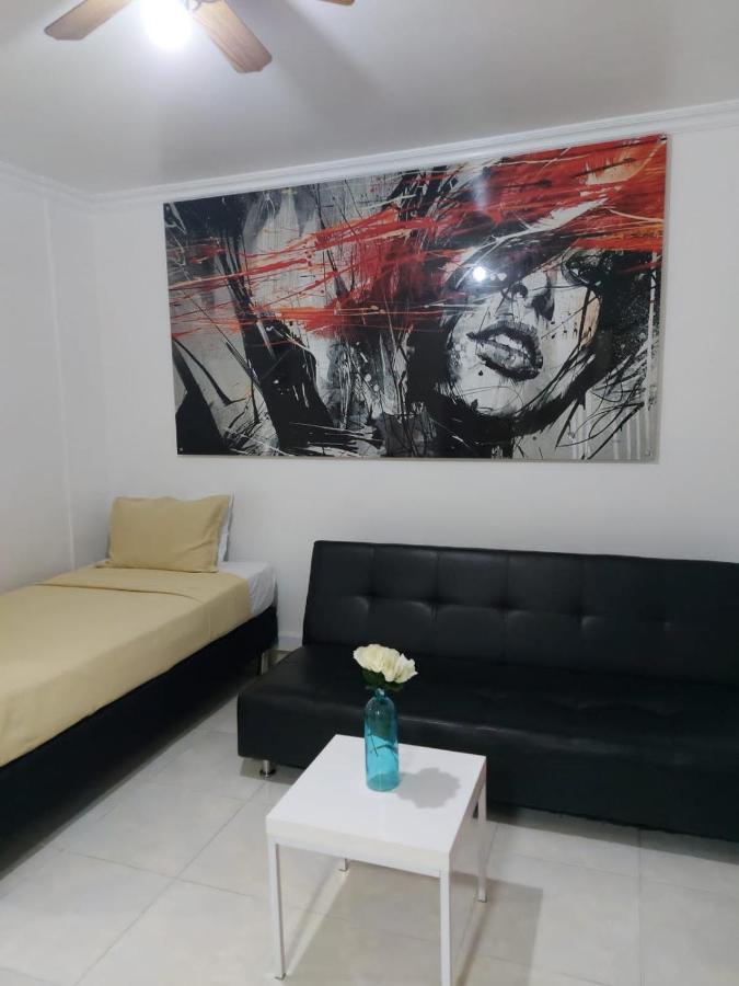Apartamentos Laureles De La 70 Medellin Luaran gambar