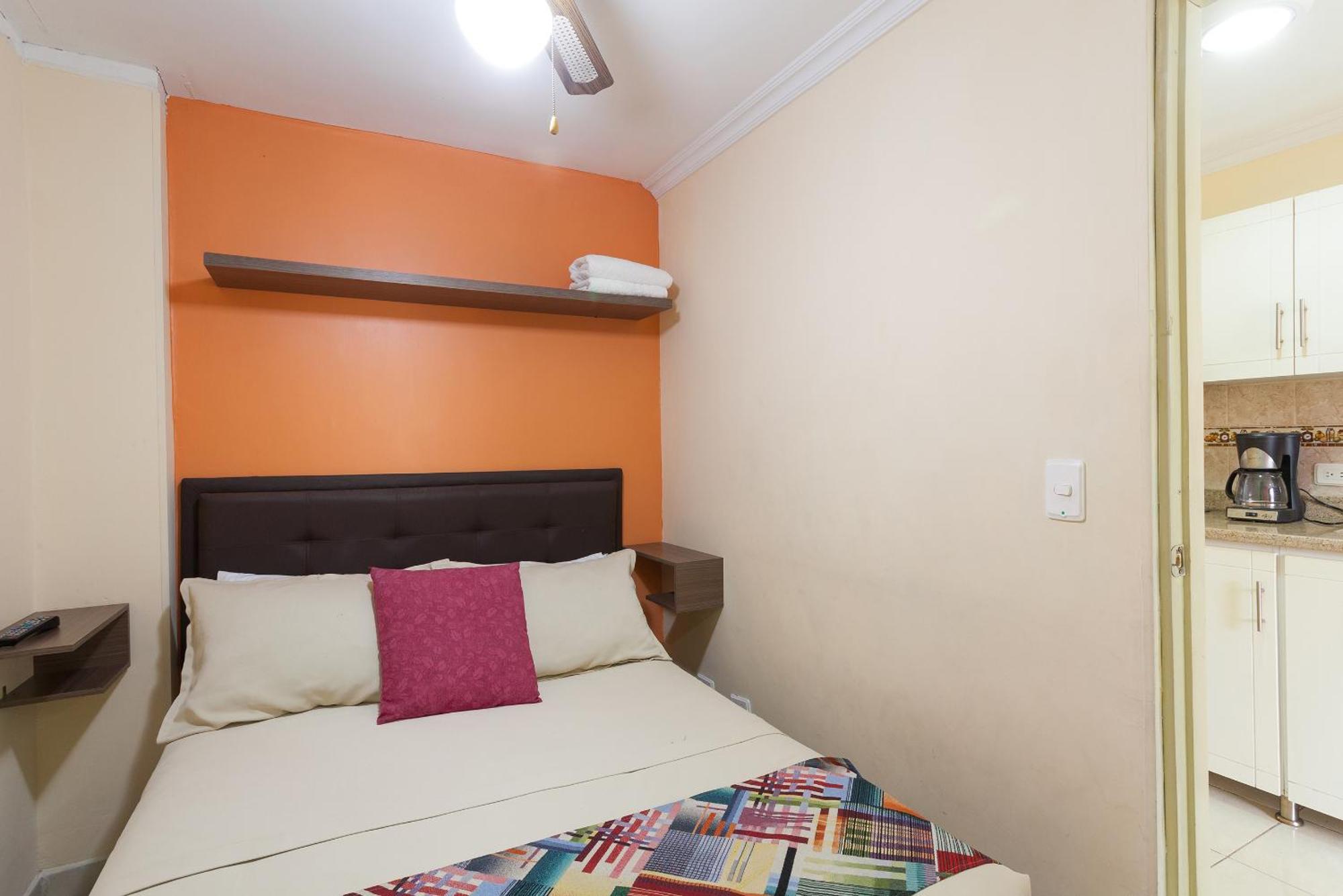 Apartamentos Laureles De La 70 Medellin Luaran gambar