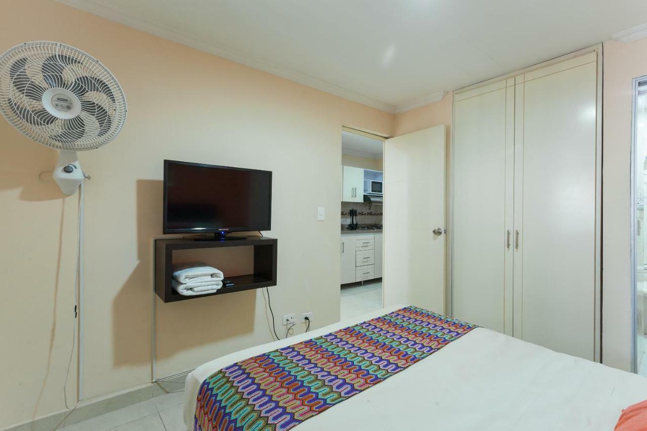 Apartamentos Laureles De La 70 Medellin Bilik gambar